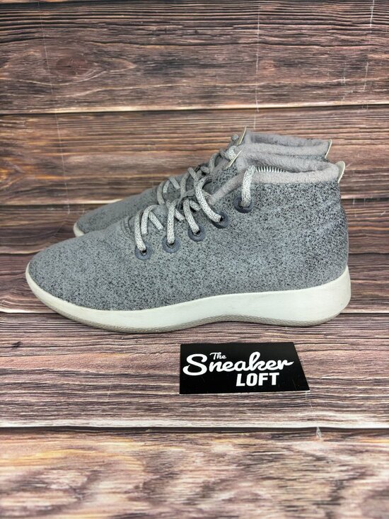 Athletic_Shoes
